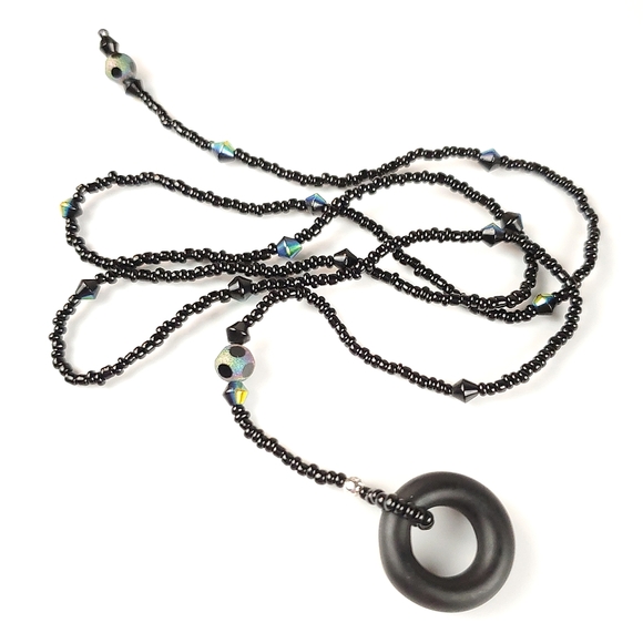 🦋 Black And Rainbow Beaded Single Strand Lariat Necklace 🦋1/$14~2/$24~3/$30🦋 - Picture 4 of 6